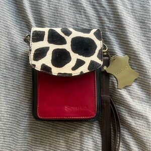 Soruka AIKO Bag
Handcrafted Crossbody Bag made with Upcycled Leather.
